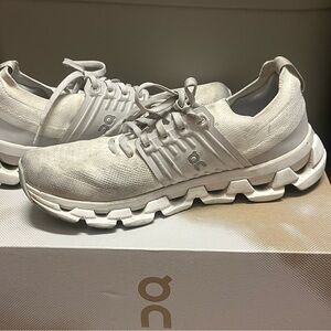 On Cloudswift 3 Women's White Sneakers